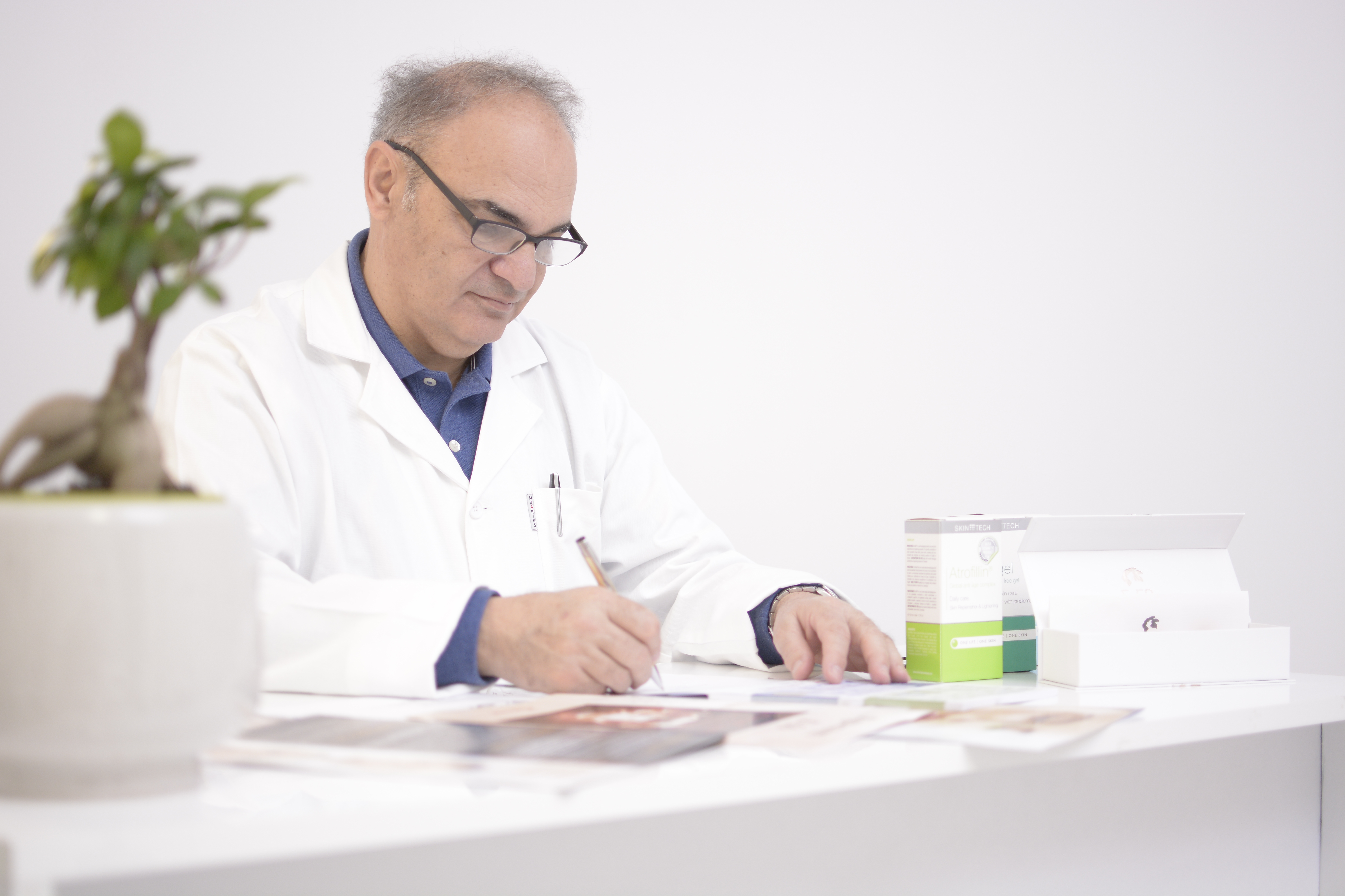 Dr. Kosta Cvetković